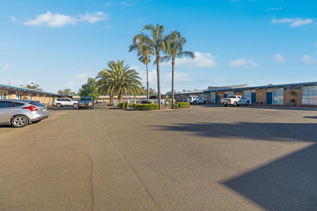 Plainsman Motel Forbes Eksteriør billede