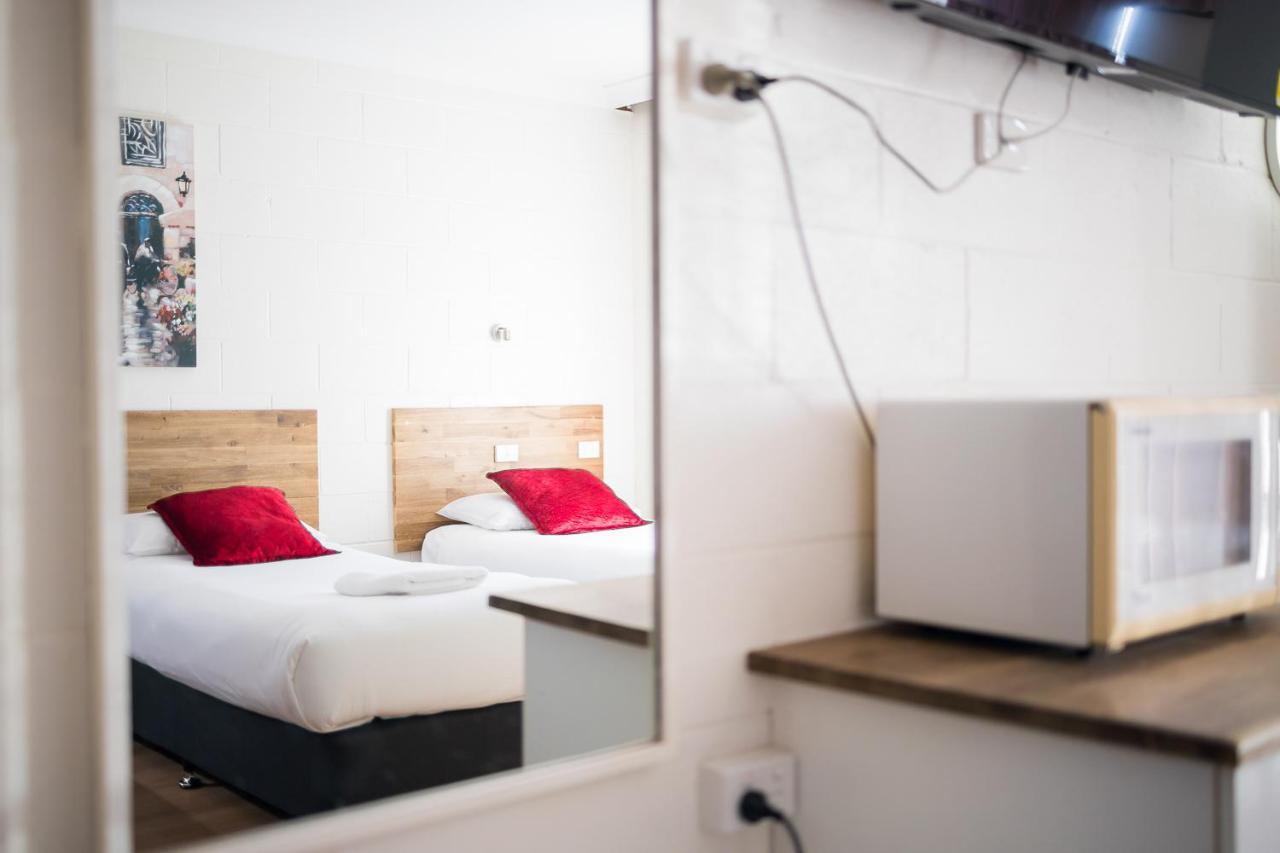 Plainsman Motel Forbes Eksteriør billede