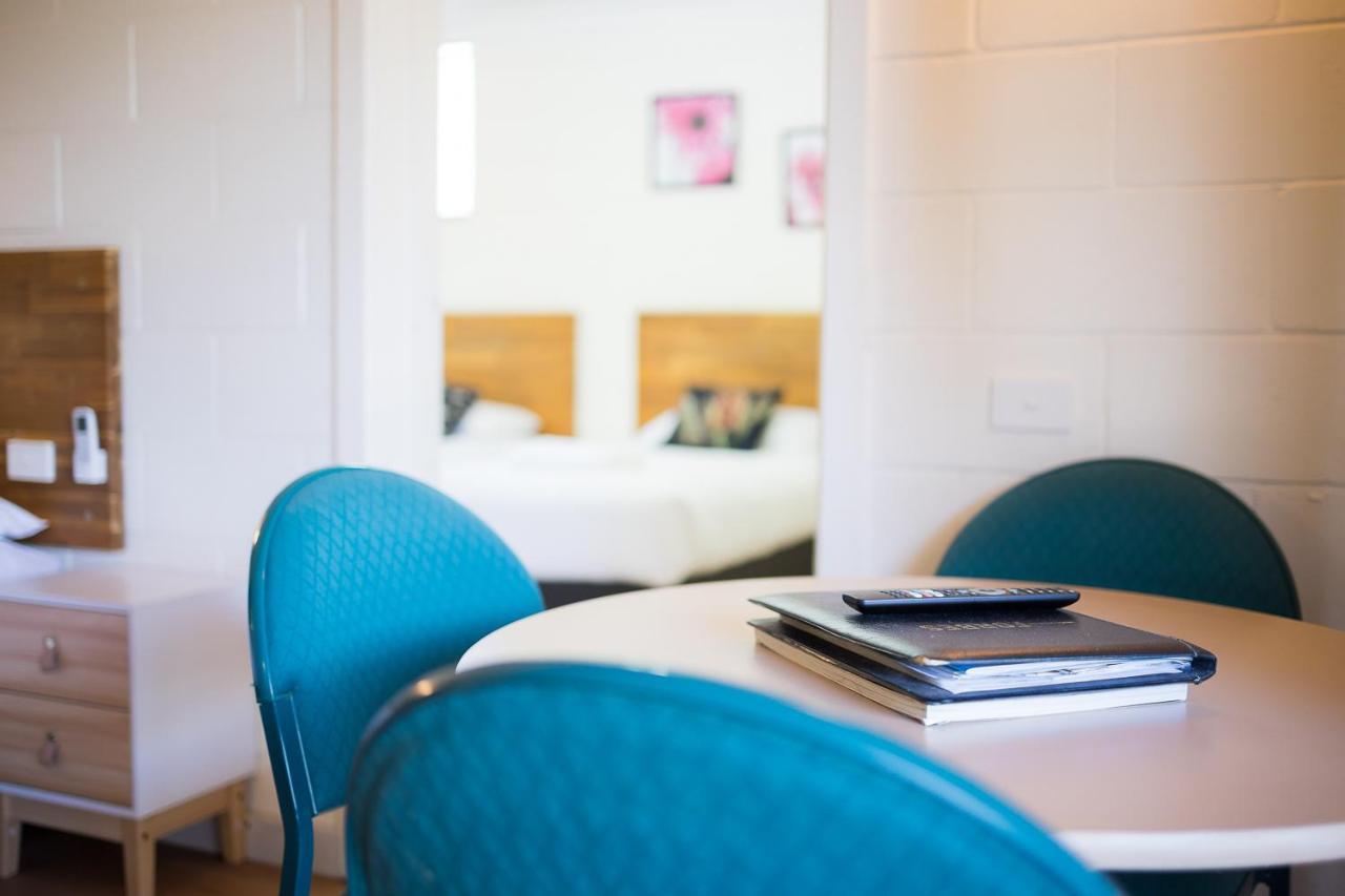 Plainsman Motel Forbes Eksteriør billede