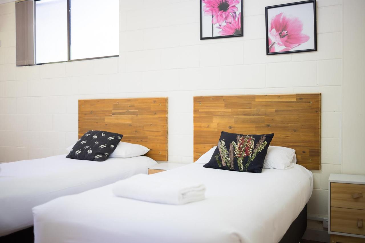 Plainsman Motel Forbes Eksteriør billede