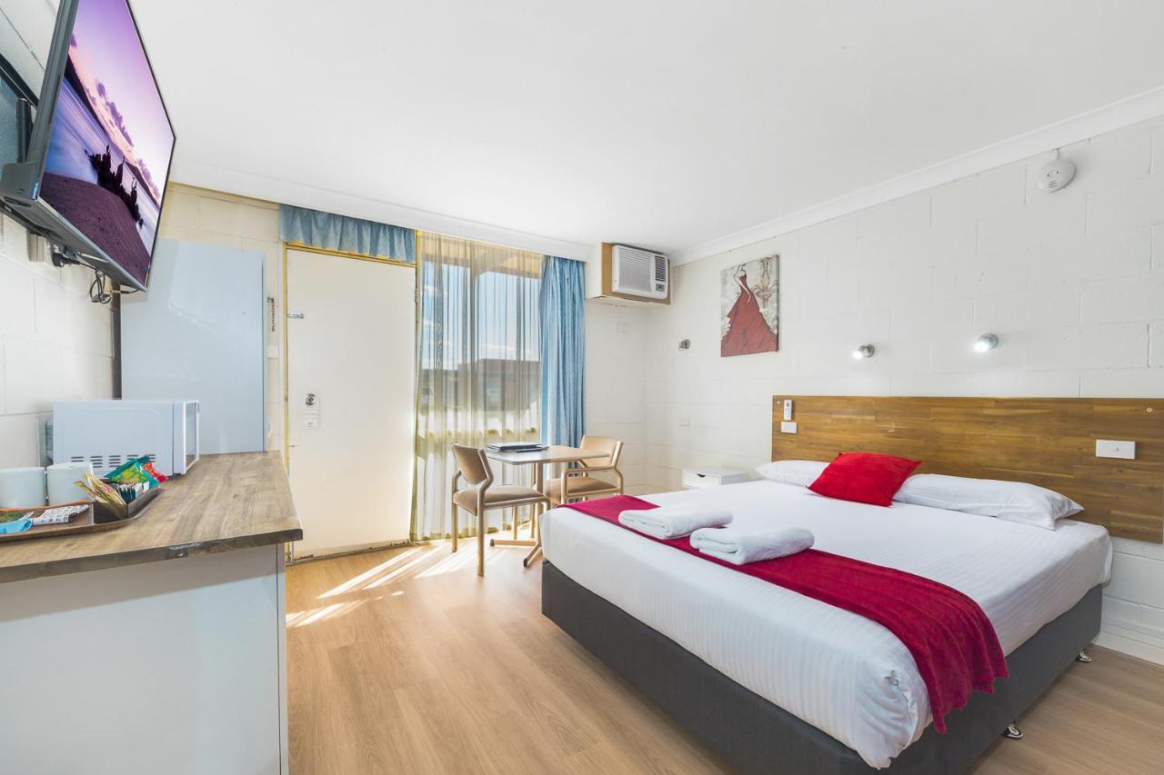 Plainsman Motel Forbes Eksteriør billede