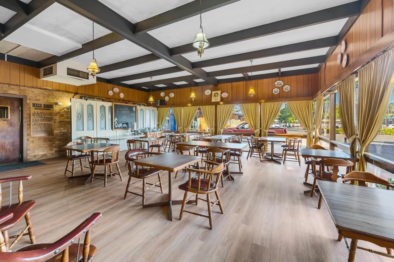 Plainsman Motel Forbes Eksteriør billede