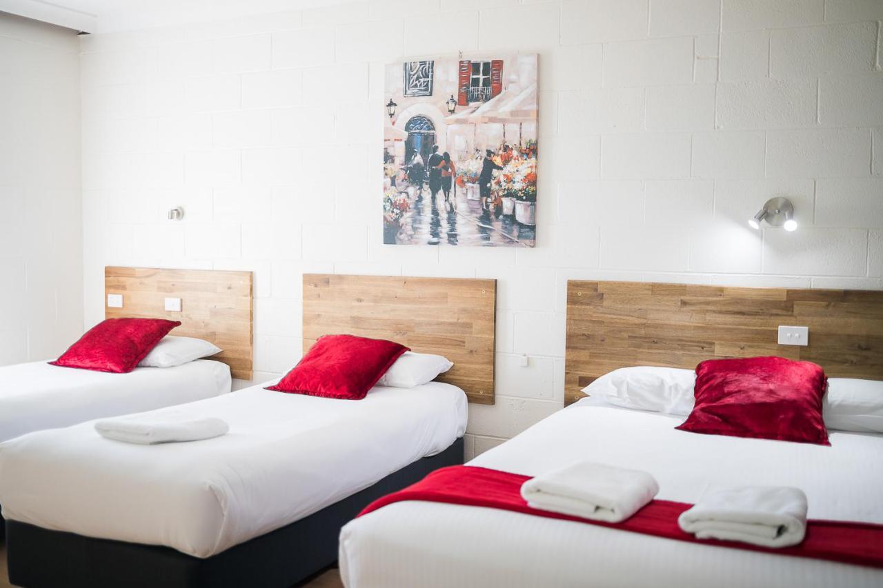 Plainsman Motel Forbes Eksteriør billede