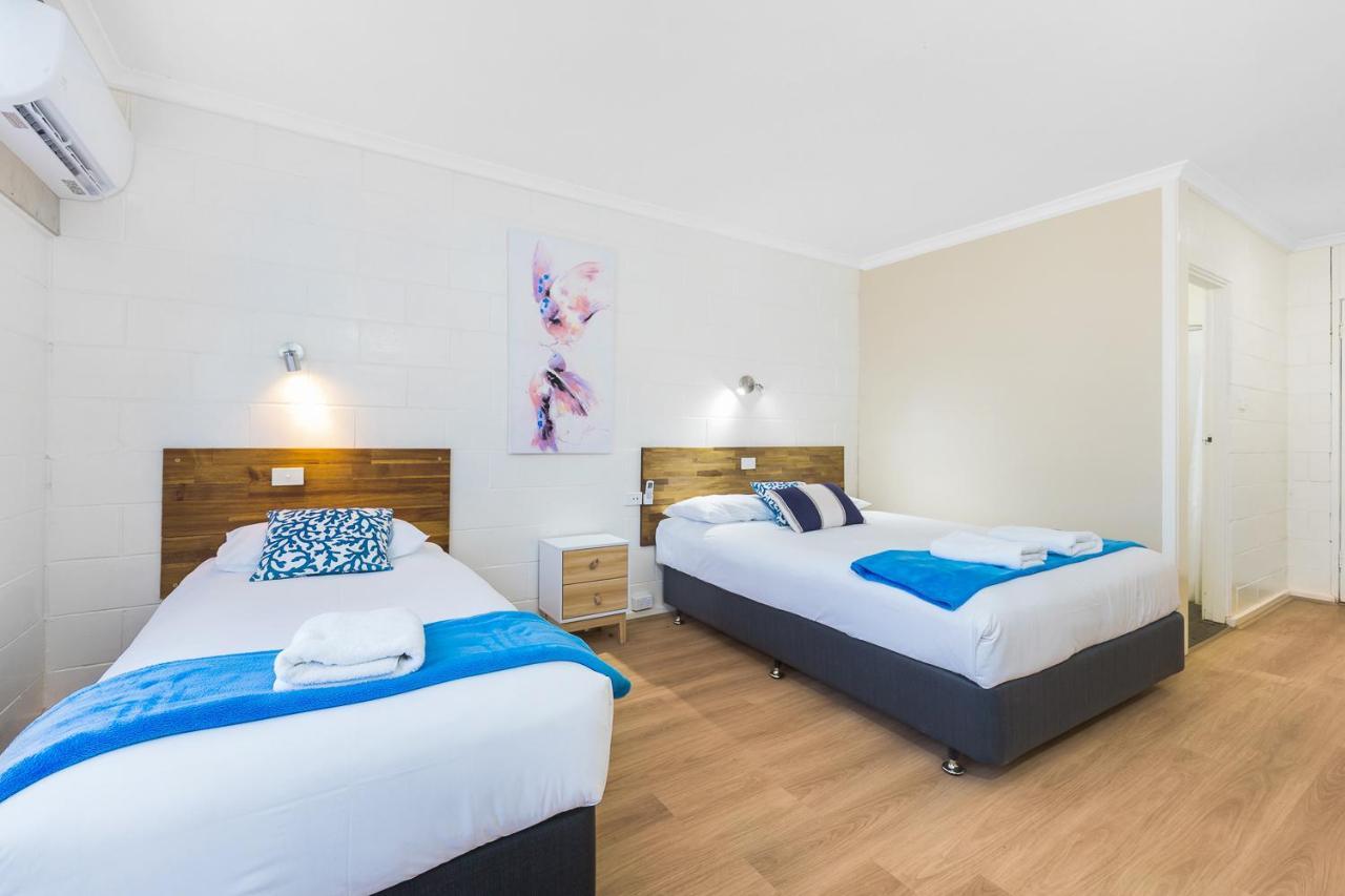 Plainsman Motel Forbes Eksteriør billede